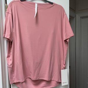 NWT Lululemon “Back in Action” short sleeve, Nulu, size 8, Pink Puff colour